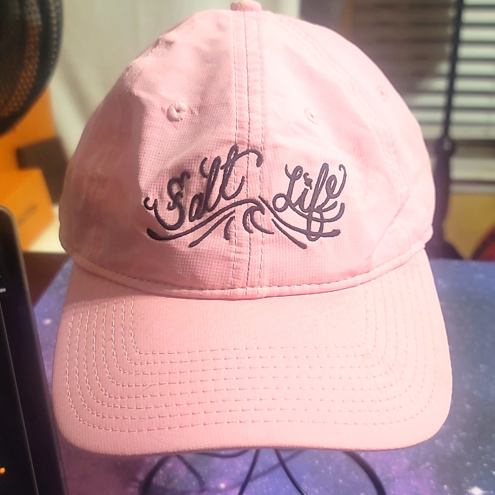 EUC SALT LIFE UVASPORT PINK CAP